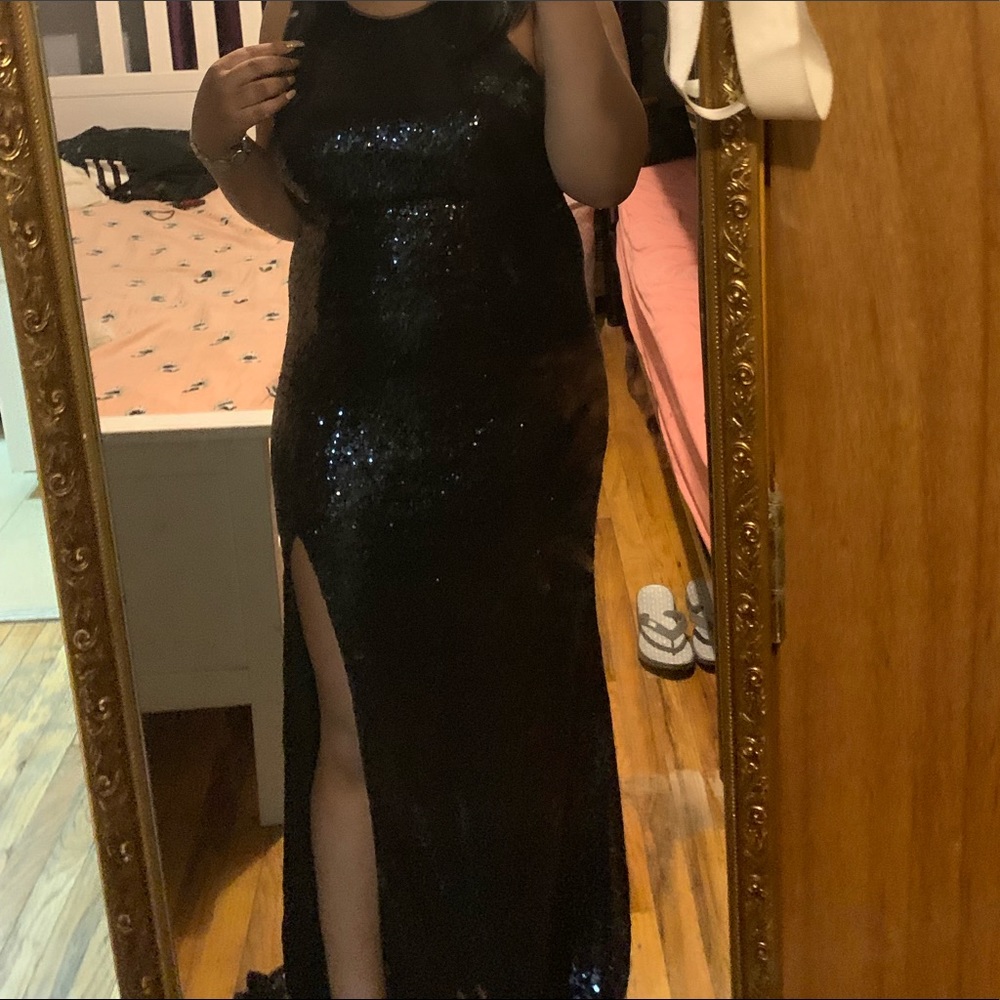 Black long sequins dress